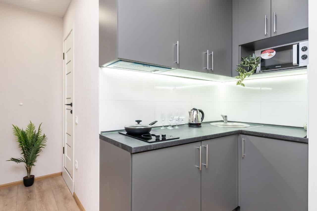Шикарные Апартаменты, Ревудского 40В, 3 Мин Пешком М Харьковская Kyiv Exterior photo